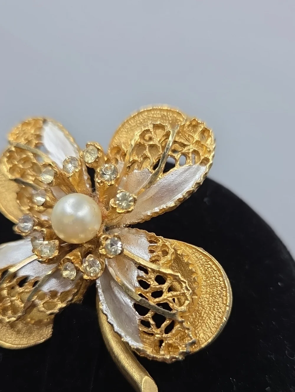 BSK Gold-Tone Four Leaf Clover Pearl & Crystal Brooch - Women Jewelry